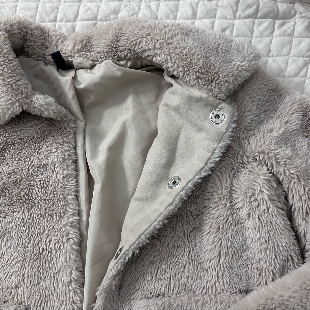 Fur coat - Picture 2 of 2